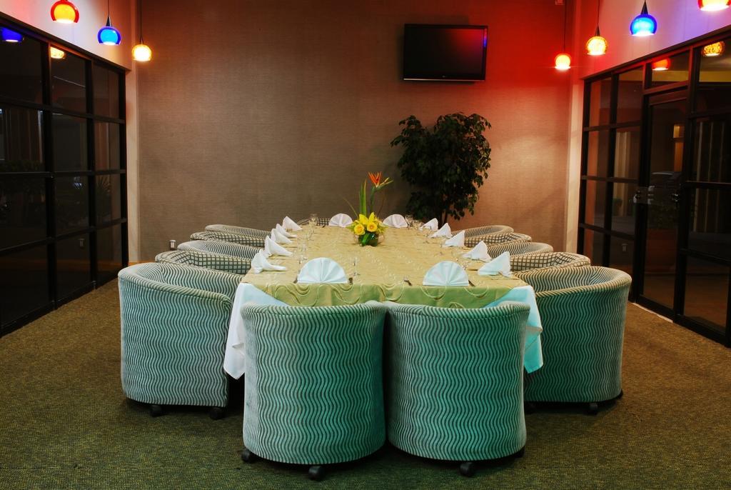 Hotel Royal Garden Reynosa Exterior foto